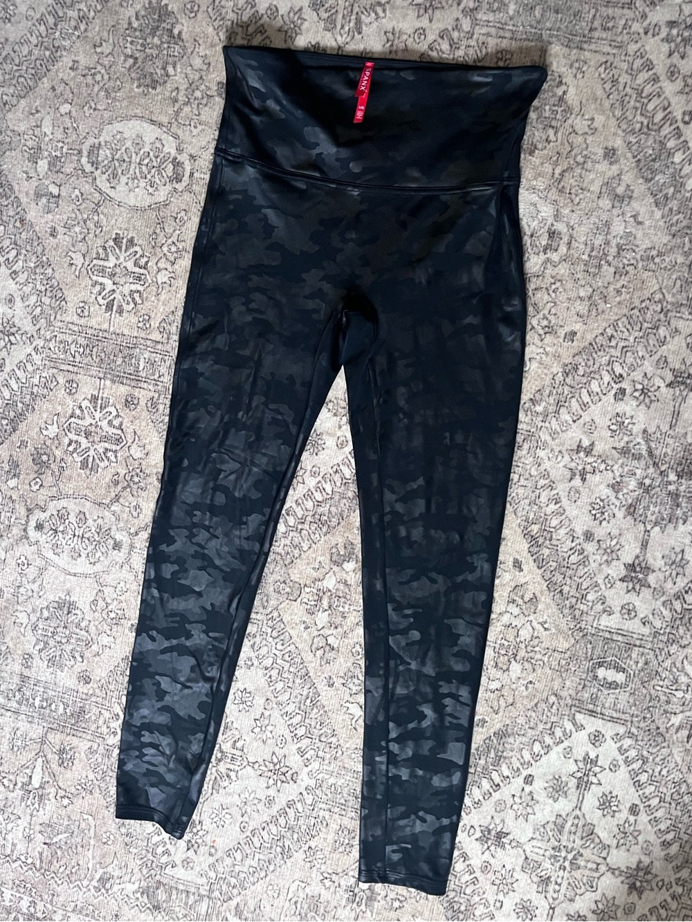 SPANX Look At Me Now Seamless Leggings Black Camo L High Waist Yoga Athleisure